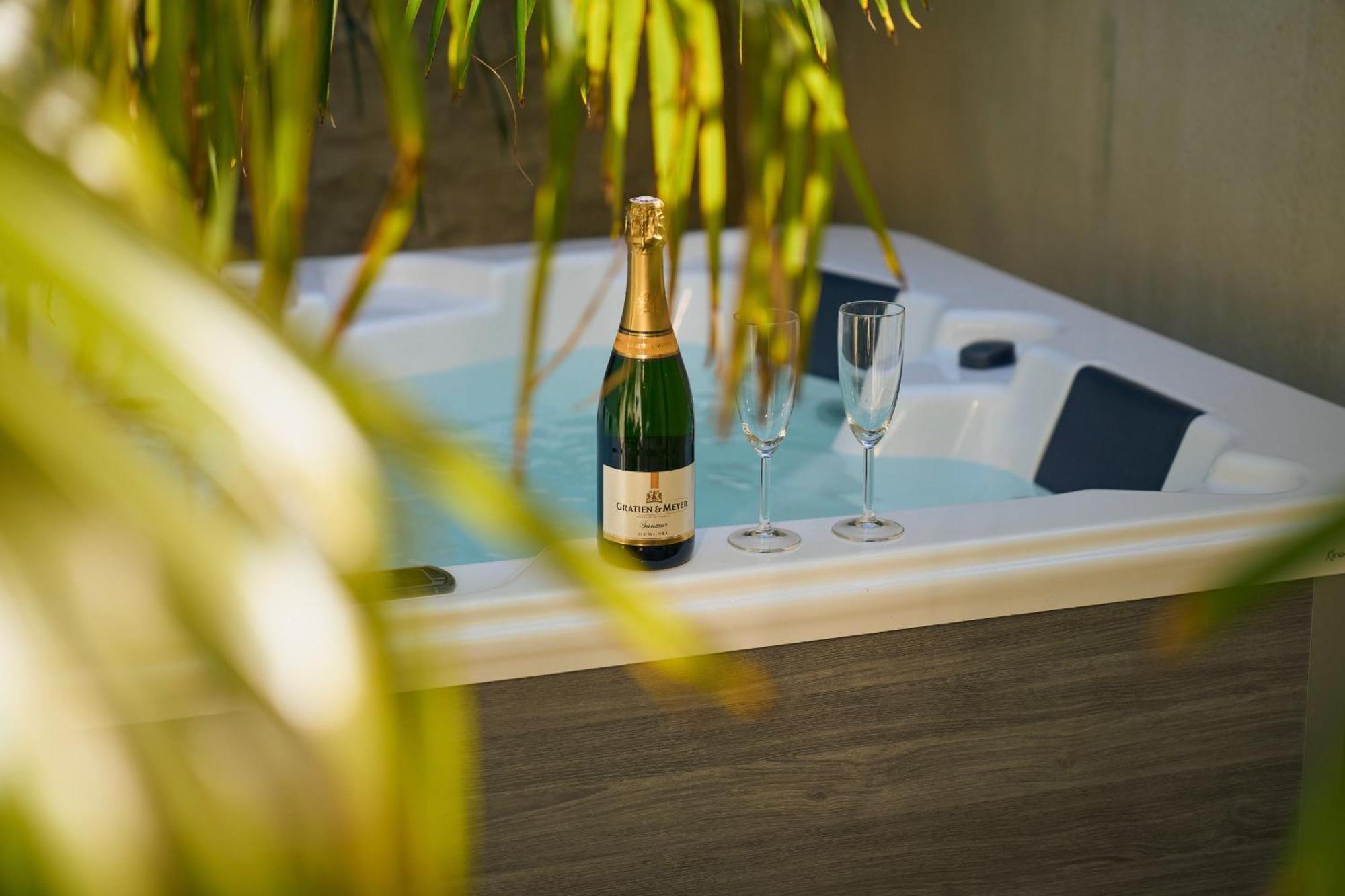 Suite Atypique - Jacuzzi Privatif En Centre Ville De Cognac Exterior photo