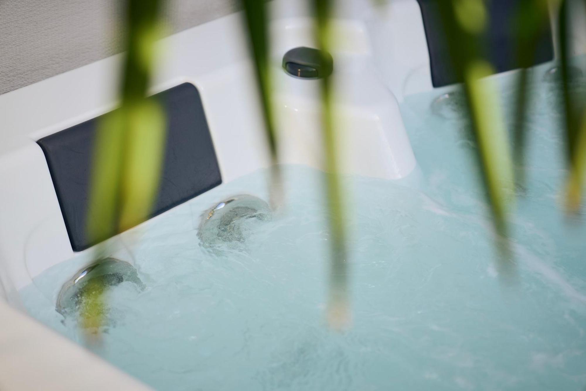 Suite Atypique - Jacuzzi Privatif En Centre Ville De Cognac Exterior photo